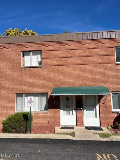 193 Dalepark Dr #8, Bedford, OH 44146