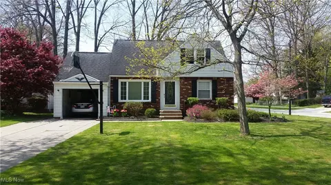 32948 Linden Dr, Solon, OH 44139