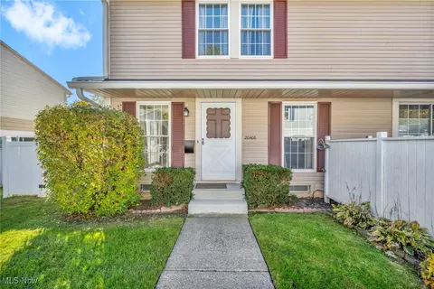 20406 Williamsburg Ct #206B, Cleveland, OH 44130
