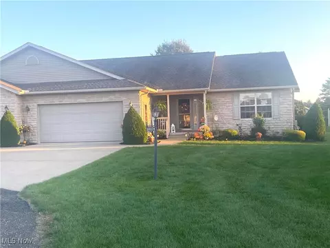 1012 Evergreen Dr NW, Strasburg, OH 44680
