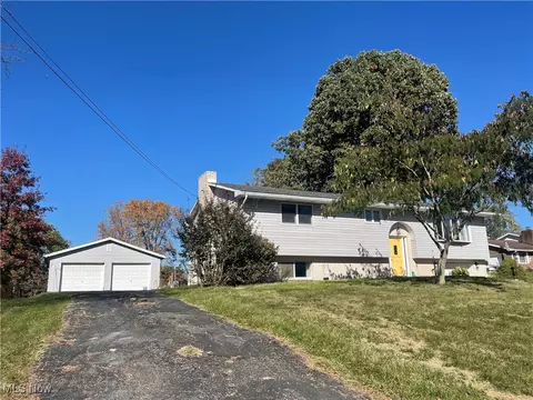 199 Kittle St, Williamstown, WV 26187