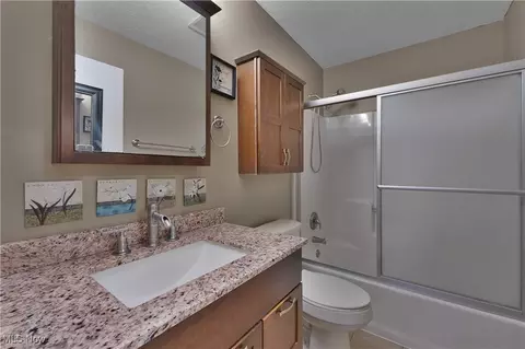 Bath - 7398 Eisenhower Dr #4, Boardman, OH 44512 photo 1 of 2