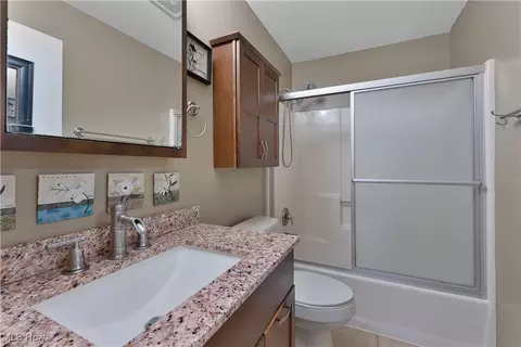 Bath - 7398 Eisenhower Dr #4, Boardman, OH 44512 photo 2 of 2