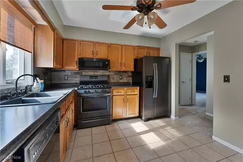 Kitchen - 7398 Eisenhower Dr #4, Boardman, OH 44512 photo 1 of 3