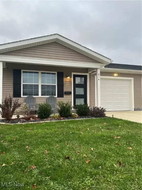 614 Belle Ct, Bedford, OH 44146
