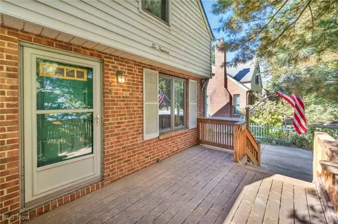 600 Oakmoor Rd, Bay Village, OH 44140
