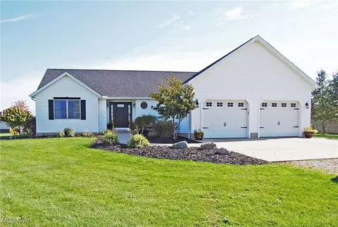 26875 West Rd, Wellington, OH 44090