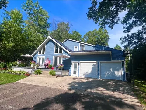 3493 E Buckhorn Dr, Millersburg, OH 44654
