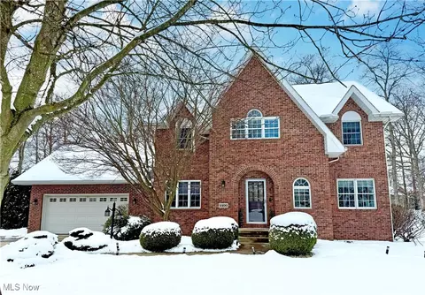 4400 Woodlake Trl, Wooster, OH 44691