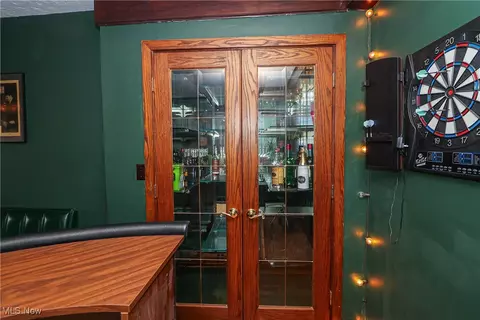 Entry Way - 9948 Old State Rd, Chardon, OH 44024 photo 3 of 5