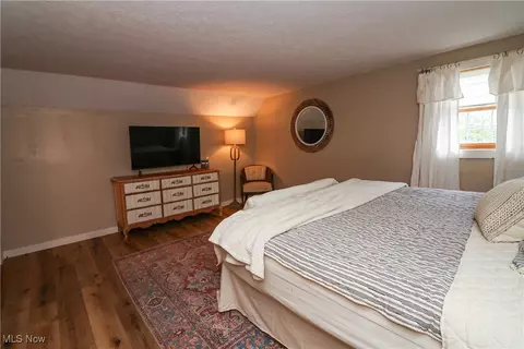 Bedroom - 9948 Old State Rd, Chardon, OH 44024 photo 2 of 7