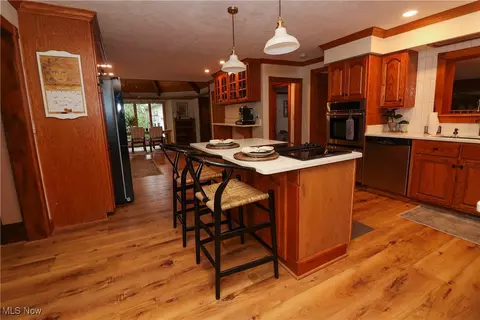 Kitchen - 9948 Old State Rd, Chardon, OH 44024 photo 2 of 3