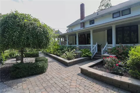 Exterior - 9948 Old State Rd, Chardon, OH 44024 photo 6 of 11