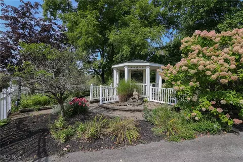Exterior - 9948 Old State Rd, Chardon, OH 44024 photo 4 of 11