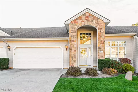 417 Creekside Dr, Mayfield, OH 44143