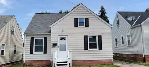 21207 Kenyon Dr, Maple Heights, OH 44137