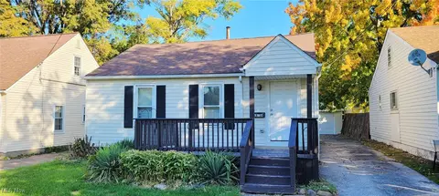 18616 Rockland Ave, Cleveland, OH 44135