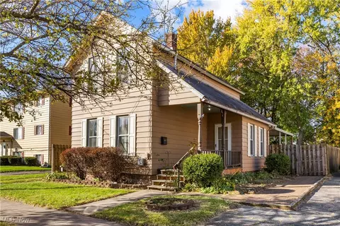 1852 Lexington Ave, Lorain, OH 44052