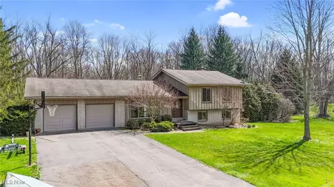 1301 Partridge Ln, Akron, OH 44333