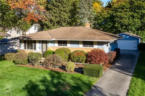 24450 Palm Dr, North Olmsted, OH 44070