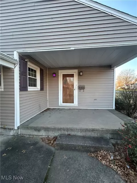Exterior - 20 Helena Dr, Struthers, OH 44471 photo 3 of 6