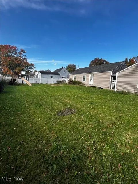 Exterior - 20 Helena Dr, Struthers, OH 44471 photo 6 of 6