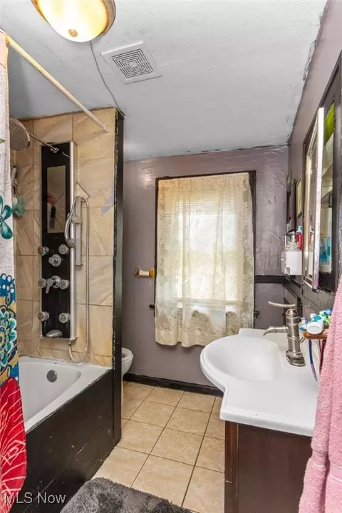Bath - 211 Girard Ave NE, Canton, OH 44704 photo 1 of 2