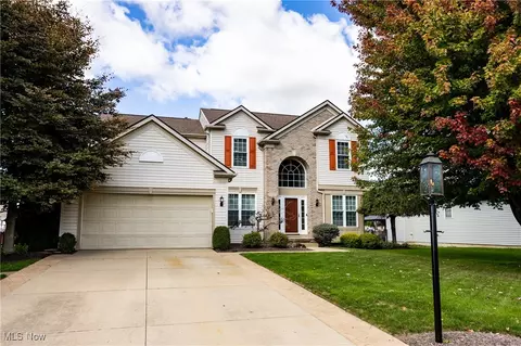 9220 Victoria Ln, North Ridgeville, OH 44039