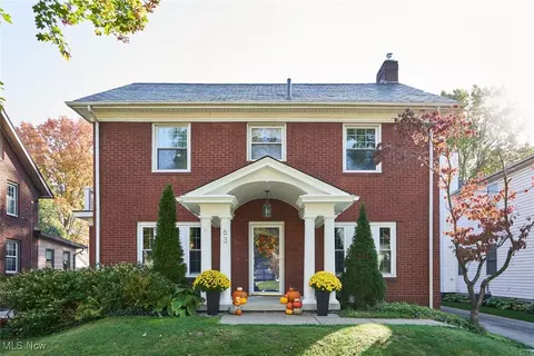 63 Castle Blvd, Akron, OH 44313