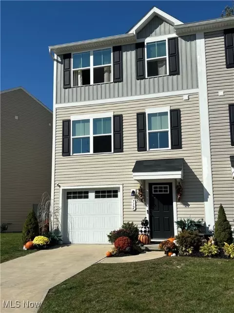 712 Pine Spring Dr, Painesville, OH 44077