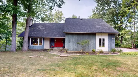28825 Shaker Blvd, Pepper Pike, OH 44124
