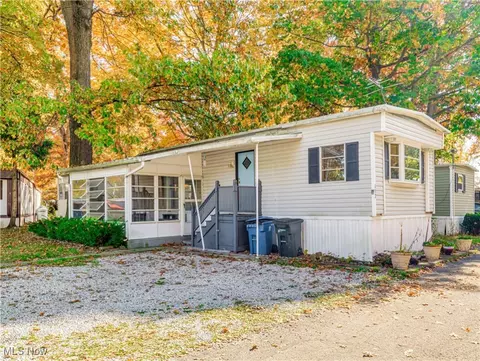 14740 Oak Grove Dr #157, Doylestown, OH 44230