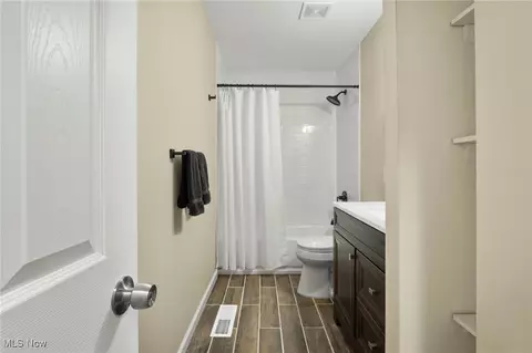 Bath - 125 Coronado Ct, Elyria, OH 44035 photo 1 of 2