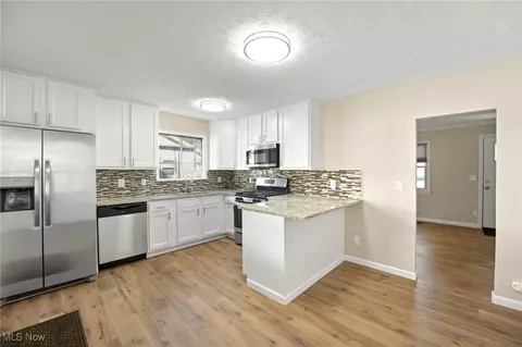 Kitchen - 125 Coronado Ct, Elyria, OH 44035 photo 2 of 3