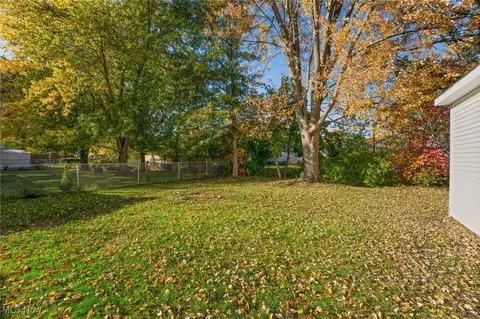 Exterior - 125 Coronado Ct, Elyria, OH 44035 photo 3 of 6