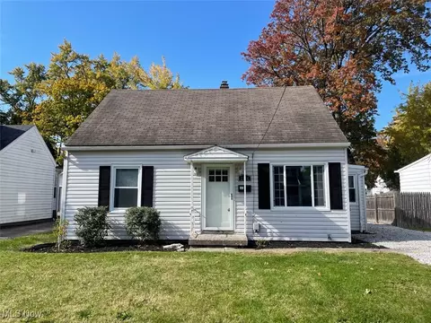 2754 Fairview Pl, Cuyahoga Falls, OH 44221