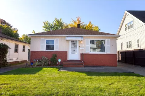 13621 Carrington Ave, Cleveland, OH 44135