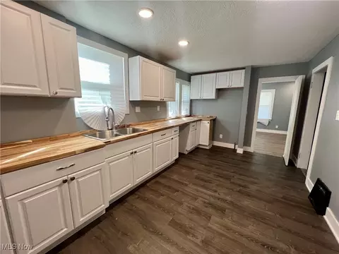 1024 Copley Rd, Akron, OH 44320 photo 11