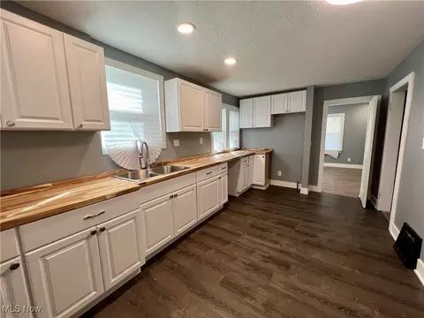 1024 Copley Rd, Akron, OH 44320 photo 9