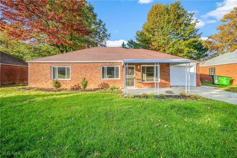 27381 Beech Dr, Euclid, OH 44132