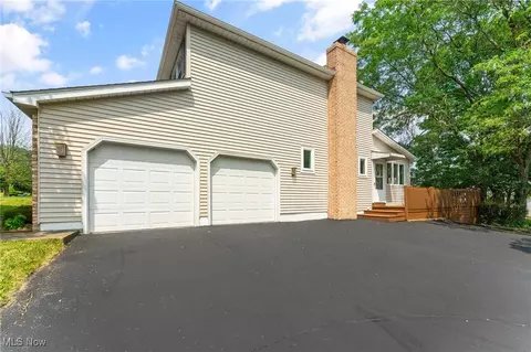 1334 Valley View Dr, Boardman, OH 44512 photo 3