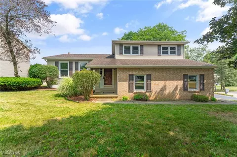 1334 Valley View Dr, Boardman, OH 44512 photo 2