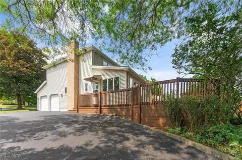 1334 Valley View Dr, Boardman, OH 44512 photo 4