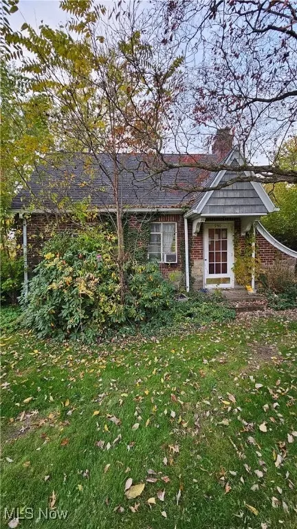 940 Norton Ave, Barberton, OH 44203