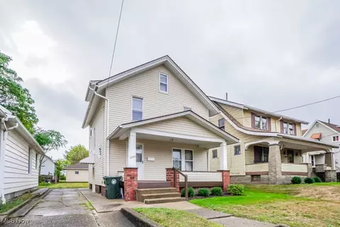 2530 17th St NE, Canton, OH 44705