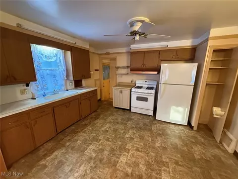 17689 Mapleboro Ave, Maple Heights, OH 44137 photo 7