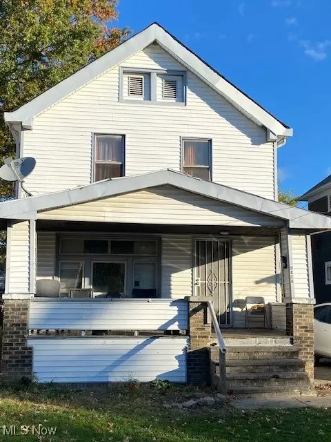 9828 Zimmer Ave, Cleveland, OH 44102