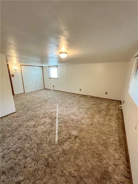 Living - 4010 Jaeger Rd, Lorain, OH 44053 photo 6 of 6