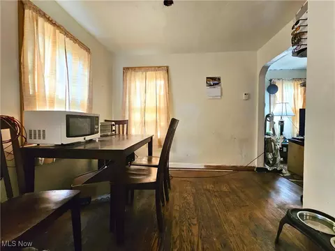 29419 Waldensa Ave, Wickliffe, OH 44092 photo 5