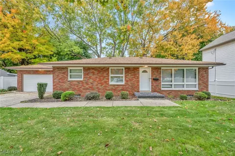 1364 Seward Ave, Akron, OH 44320
